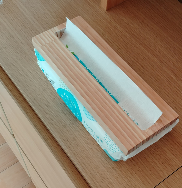 ペーパータオルケース 木目が素敵ペーパータオル押さえ 3枚目の画像