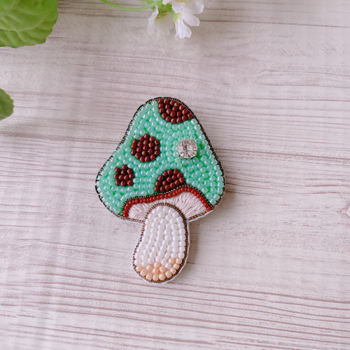 ビーズ刺繍ブローチ【クリームソーダ/レトログラス/メロン