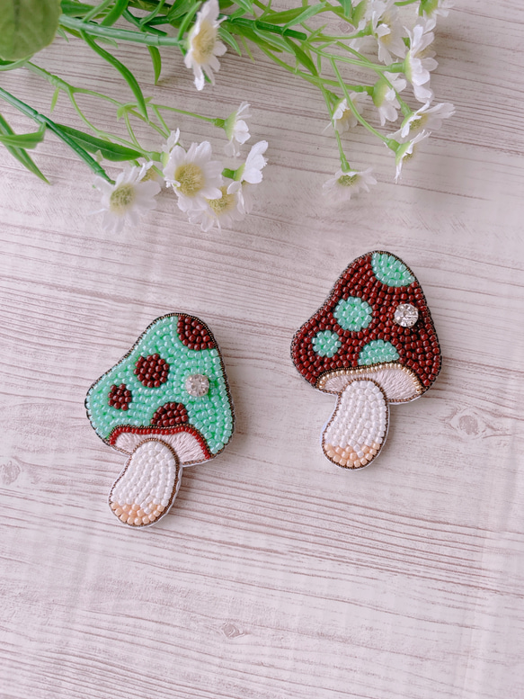 ＊受注製作＊ビーズ刺繍ブローチ【きのこ/チョコミント/ミントベース】ハートチャーム有無選べます♪ 8枚目の画像