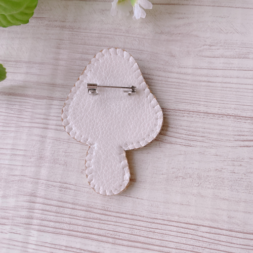 受注製作＊ビーズ刺繍ブローチ【きのこ/チョコミント/ミント