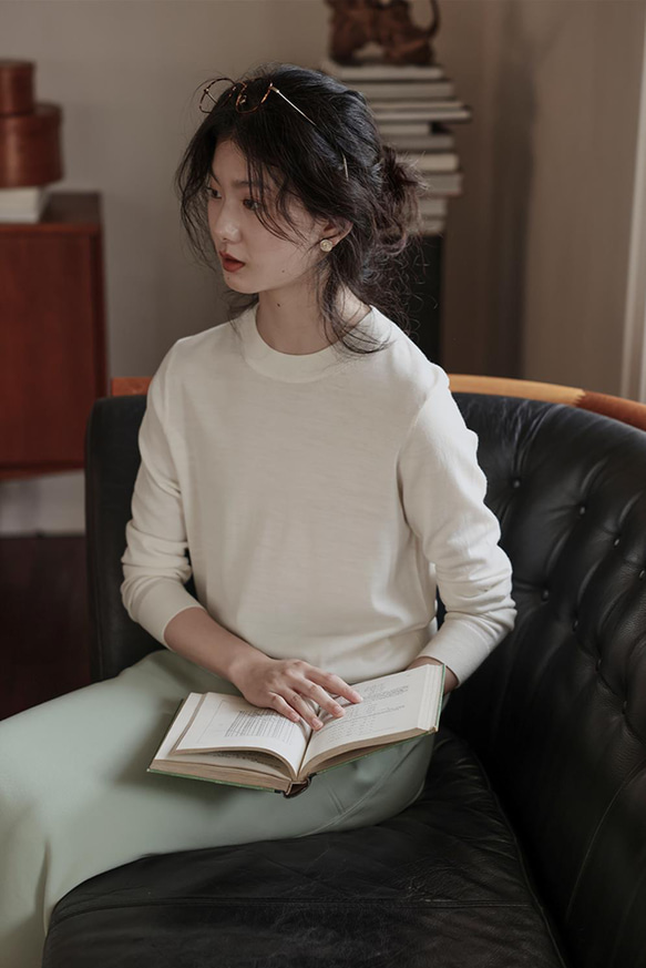 至福の肌触り 薄手ウールセーター ウール100％ 三色 ニット・セーター