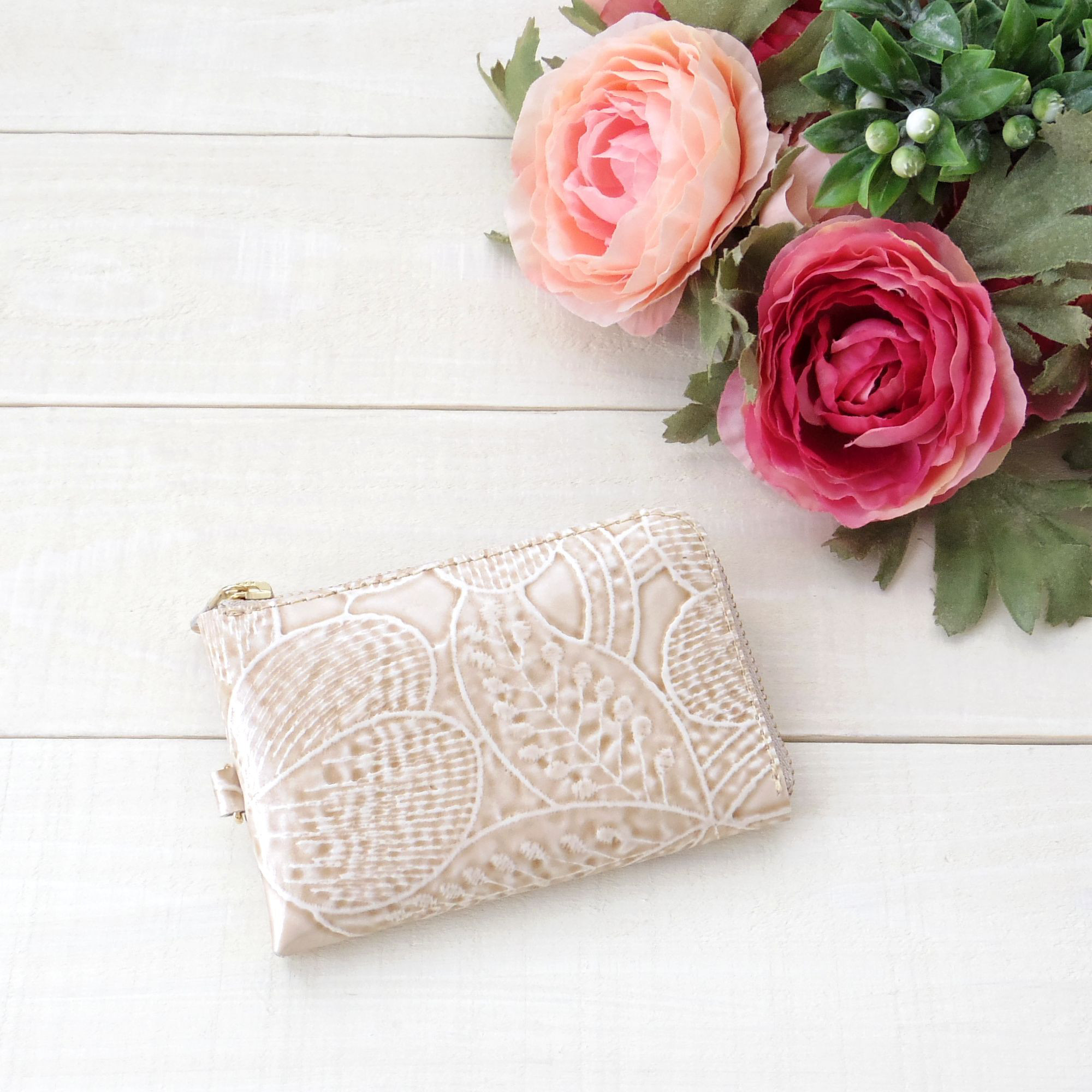 大人かわいい♪ミニマム財布＜フルール＞ベージュ☆本革 / L字ファスナー / 手のひらサイズ