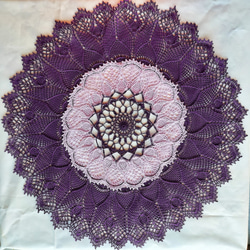 エスニック紫ハンドメイド☆レース編みドイリー約53cmお部屋の置物花瓶などに 7枚目の画像