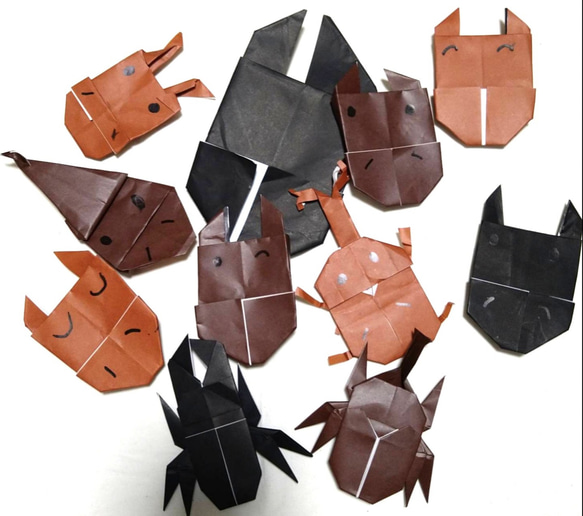 親子折り紙②・クワガタムシ＆カブトムシ・手前2体(母)それ以外(娘  