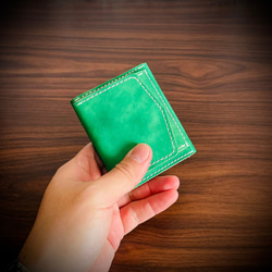 経年変化を楽しむ ミニ財布 コンパクトウォレット 総手縫い 小さい財布 本革 牛革 グリーン 緑 革財布 ヌメ 2枚目の画像