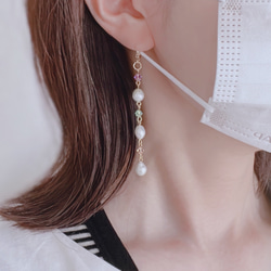 ✴︎淡水パールシズク×クリスタル✴︎ピアスみたいなマスクチャーム【Hijiri】パステル　貴和クリスタル　パール 2枚目の画像