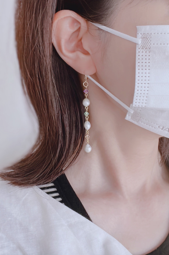 ✴︎淡水パールシズク×クリスタル✴︎ピアスみたいなマスクチャーム【Hijiri】パステル　貴和クリスタル　パール 2枚目の画像