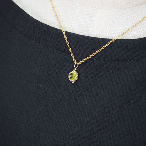 シュガーローフ ペリドット / 14kgf ワイヤーラップ ペンダントトップ