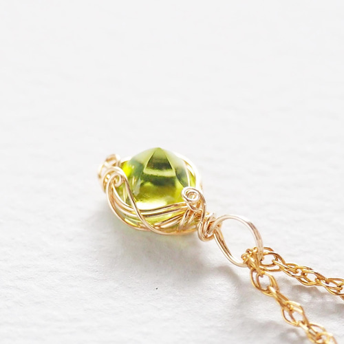 シュガーローフ ペリドット / 14kgf ワイヤーラップ ペンダントトップ