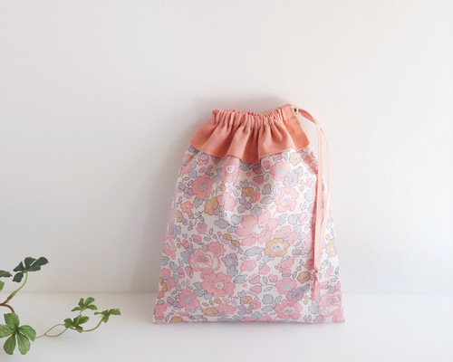 リバティ　ミニフリル巾着　26 ベッツィー 巾着〈Betsy Mini〉 | morinomori h.w