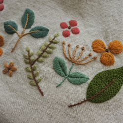 季節の歩み　刺繍　巾着　ナチュラル 3枚目の画像