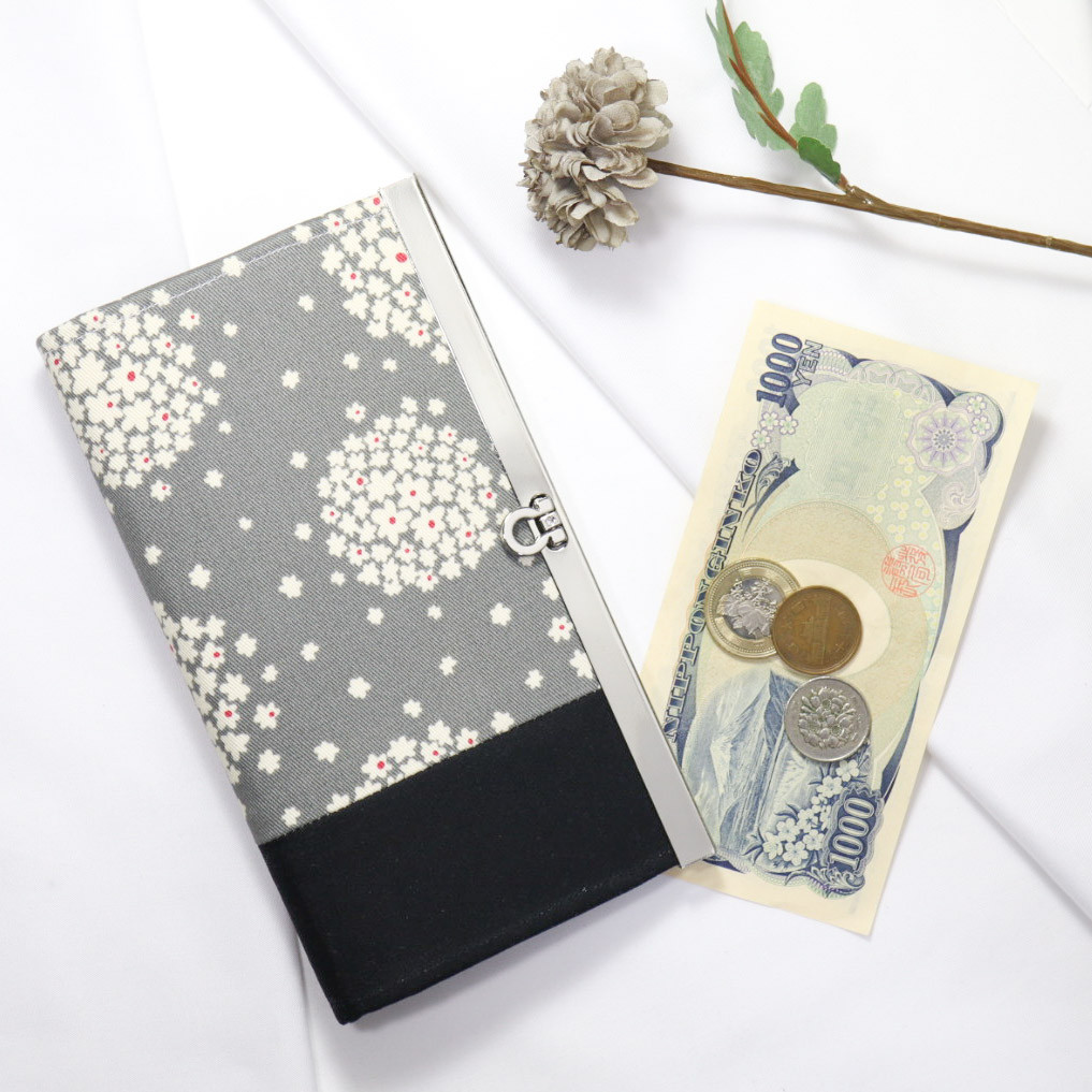 カラーオーダー可 整頓しやすいデザイン。直線口金の長財布 北欧柄 サークルフラワー グレー【受注生産】