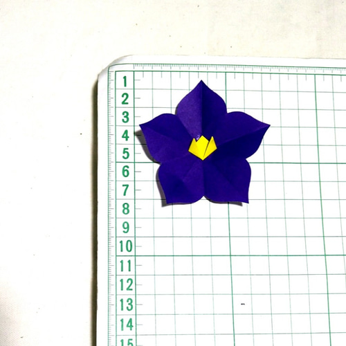 折り紙ハンドメイド　秋壁面　切り紙桔梗　現品40枚 Paper cutting] Easy way to make a bellflower 🌺 Autumn