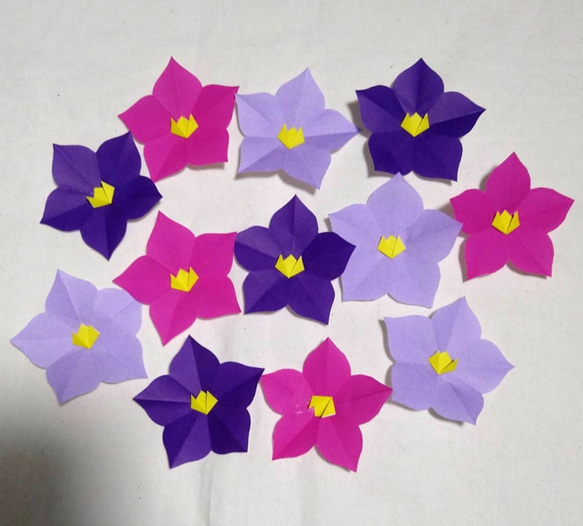 折り紙ハンドメイド　秋壁面　切り紙桔梗　現品40枚 桔梗・ききょう・秋・折り紙・切り紙・壁面飾り【☆送料無料