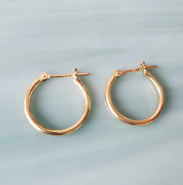 18Kイエローゴールド・フープピアス1.5mm幅×15mm 1枚目の画像