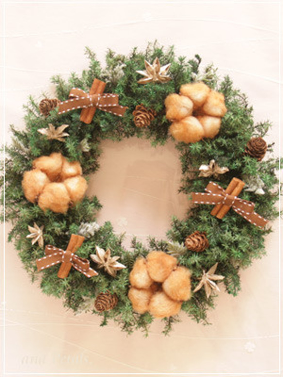 ブラウンコットンと針葉樹のクリスマスリース　綿の実と木の実のリース　クリスマスプレゼントに　W070 3枚目の画像