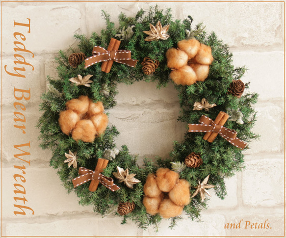 ブラウンコットンと針葉樹のクリスマスリース　綿の実と木の実のリース　クリスマスプレゼントに　W070 1枚目の画像