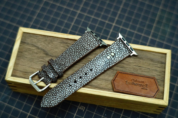 アップルウォッチ時計ベルト高級なエイ革時計ベルト 腕時計（メンズ