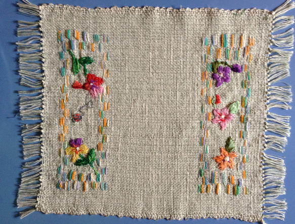 手織り　テーブルセンター　『花』 1枚目の画像