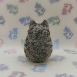 羊毛フェルトの猫のおもちゃ　ちょっと大きい猫ボール　キジトラ 1枚目の画像