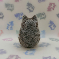 羊毛フェルトの猫のおもちゃ 白猫の手とフエルトボール おもちゃ