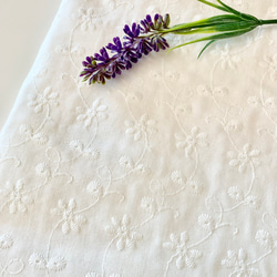 オフホワイト ダブルガーゼ 刺繍 レース 生地 布 布地 コットン ハギレ カットクロス ジャスミン 小花 柄 花柄 綿 4枚目の画像