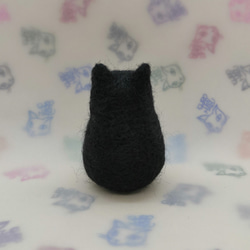 羊毛フェルトの猫のおもちゃ　ちょっと大きい猫ボール　黒 3枚目の画像