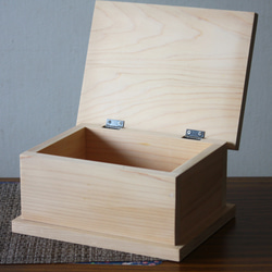 【国産天然木】職人手作り 木箱【無垢・端材】 2枚目の画像
