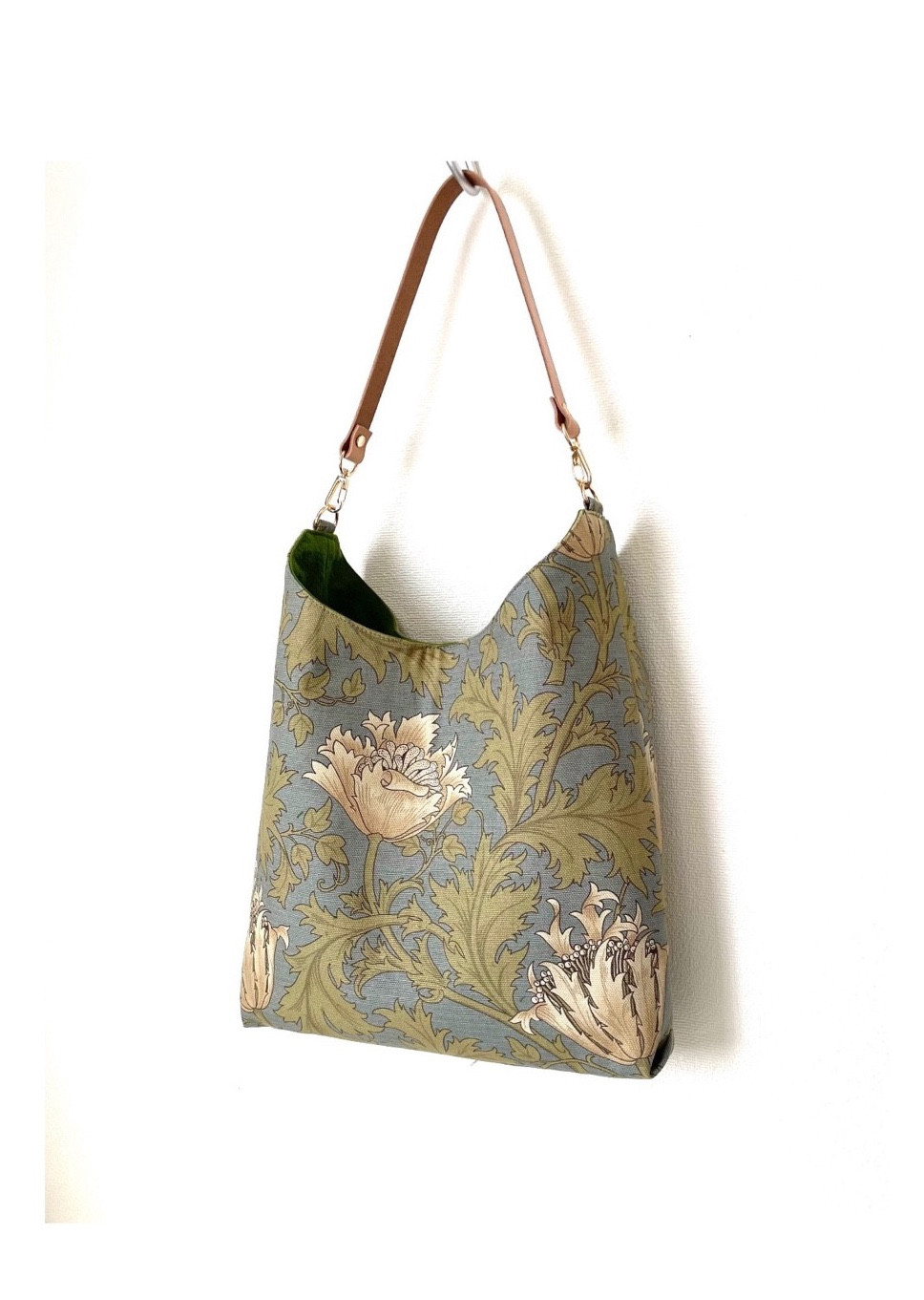ウィリアムモリス《アネモネ＊ホワイト》Msize 2way ワンハンドル 革の持ち手 トートバッグ《受注制作》