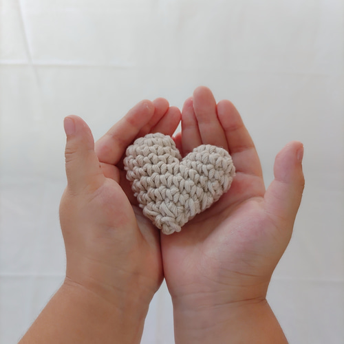 ハートのあみぐるみ5個セット(ベージュ) 雑貨・その他 Crochet for