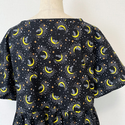 黑貓和新月 * 寬鬆棉質短袖連身裙 * 100% 棉 * 有口袋 * 蝙蝠袖 * 夜空和星星圖案 第16張的照片