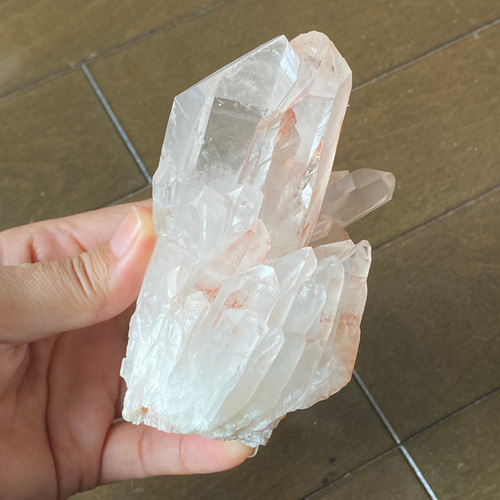マダガスカル産 ピンククォーツ 水晶ポイント 原石 01