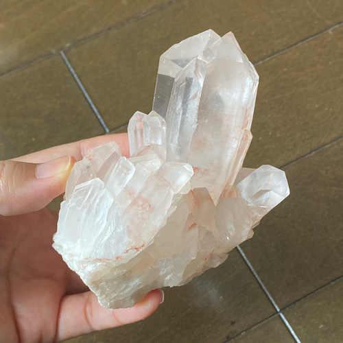 天然石【クォーツ・水晶】花 カービング/彫刻 ルース 23×8mm