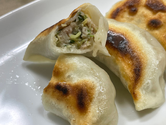 「下田さん家の豚」で焼餃子！吉祥寺では最も古く歴史ある☆元祖　吉祥寺餃子です。手包み生餃子40個入り　 3枚目の画像