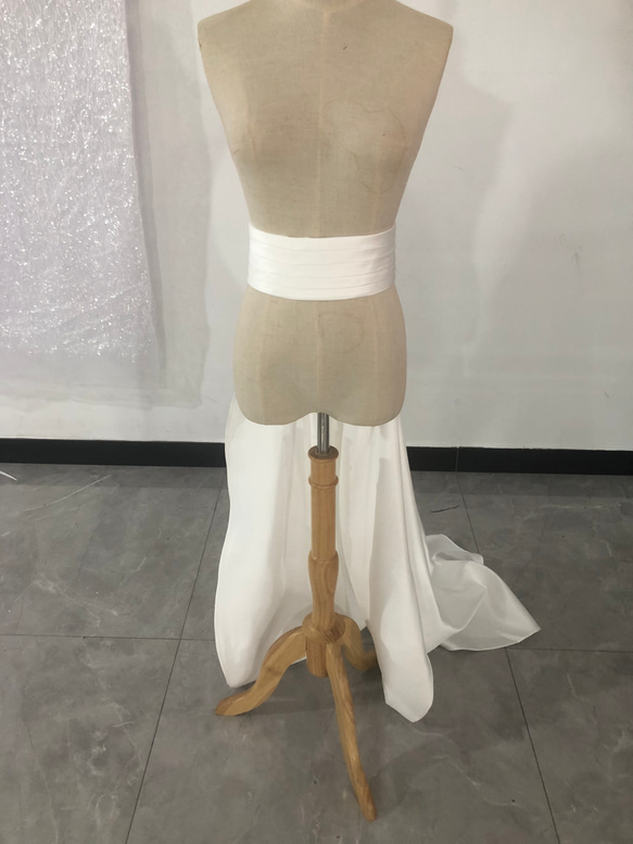 ウエディングドレス ふっくら柔らかなバックリボン +サッシュベルト 色直し　サイズ調整可能 2枚目の画像