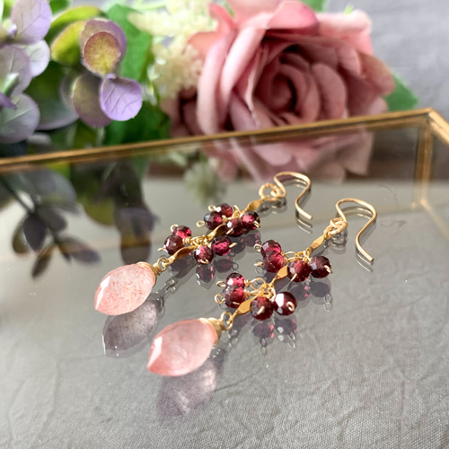 Creema限定】14kgf*ピンクエピドートとガーネットの花房ロングピアス 