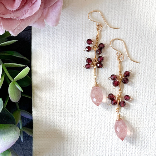 Creema限定】14kgf*ピンクエピドートとガーネットの花房ロングピアス 