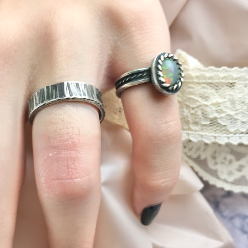 シルバー オパール ツイストデザイン リング アクセサリー