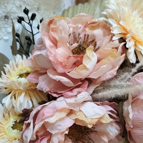 ウエディング和モダン、洋装ブーケ(サーモンピンクピオニー