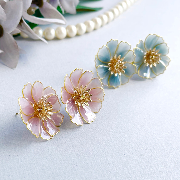 特集・雑誌掲載】色が変わるコスモスのイヤリング/ピアス ٭❀*くすみ