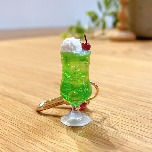 純喫茶シリーズ】クリームソーダのキーホルダー その他雑貨 まるさん