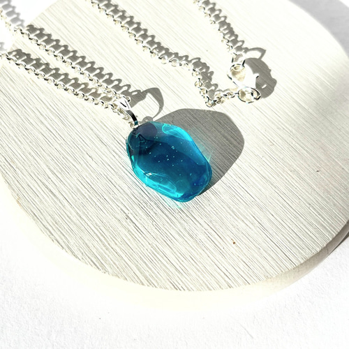 ターコイズブルーネックレス☆ / レジン / 海 / 水面 / 海のかけら