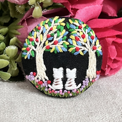 ブローチ刺繍　ヘアゴム　猫　花　くるみボタン　ハンドメイド 3枚目の画像