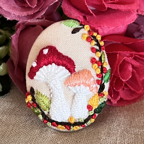 ☆くるみボタン刺繍ブローチ☆〜Spring Garden〜handmade（お花