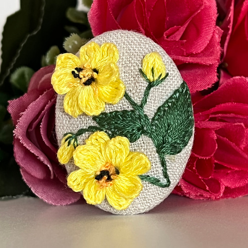 ハンドメイド くるみボタン クロスステッチ 刺繍 ブローチ ヘアゴム