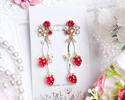 swing strawberry フラワービジュー ピアス/イヤリング ピアス