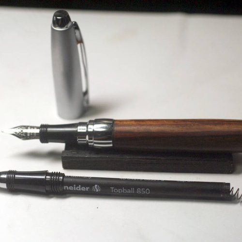 超希少 カンボジア産 黄花梨 カンボジア黄花梨 絶滅種 希少樹種 初出品 ボールペン万年筆併用型