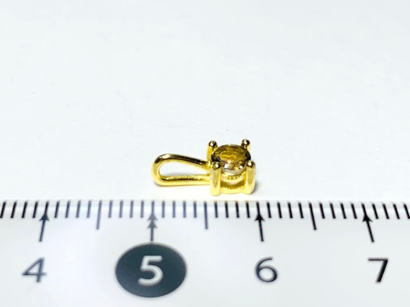 1点もの【天然石ペンダントトップ】トルマリン（ゴールデン） 4mm　18KGP製　ネックレス　ハンドメイド素材 4枚目の画像