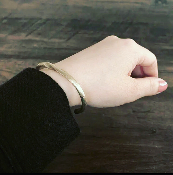 黃銅手鐲“扭曲”4 毫米 第5張的照片