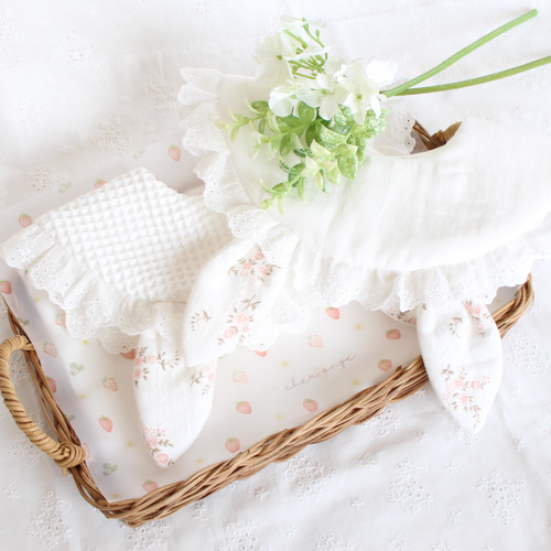 大人気 小花柄うさ耳スタイ スタイ・よだれかけ cher_ange_ 通販